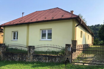 Stále čistá fasáda rodinného domu v Rokycanoch - 2 roky po vyčistení 06/2021