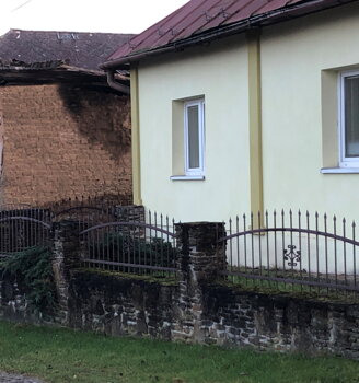 Fasáda rodinného domu v Rokycanoch - 1 rok po vyčistení 11/2020