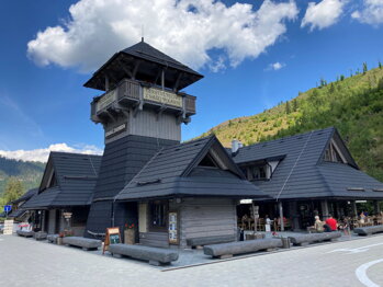 Stará zvonica v Nižnej Boci ošetrená Tíkovým olejom Naturalis Oils  - po 2 rokoch (r. 2023)
