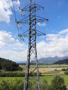 ZINGA na stožiaroch elektrického vedenia. Svit - realizácia r. 2016.