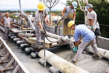 Pri stavbe železničnej trate v Brazílii bolo natretých 45 000 spojovacích podložiek systémom ZINGA.